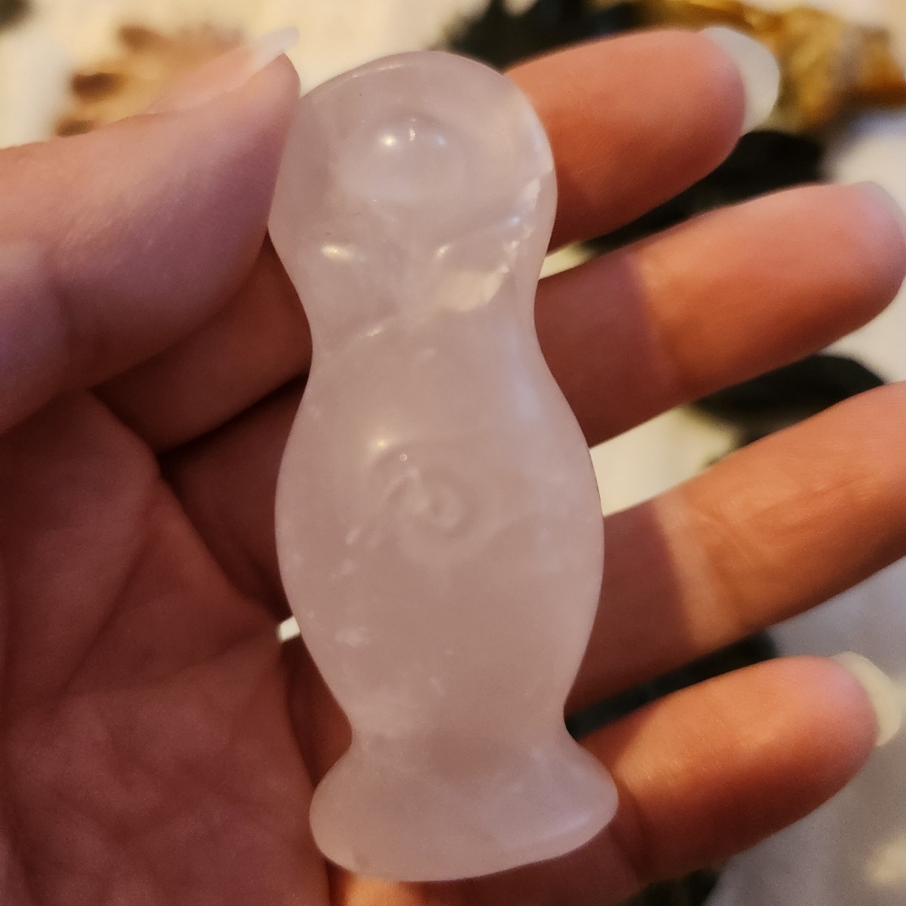 Mini Goddess In Rose Quartz - Picture 5 of 5